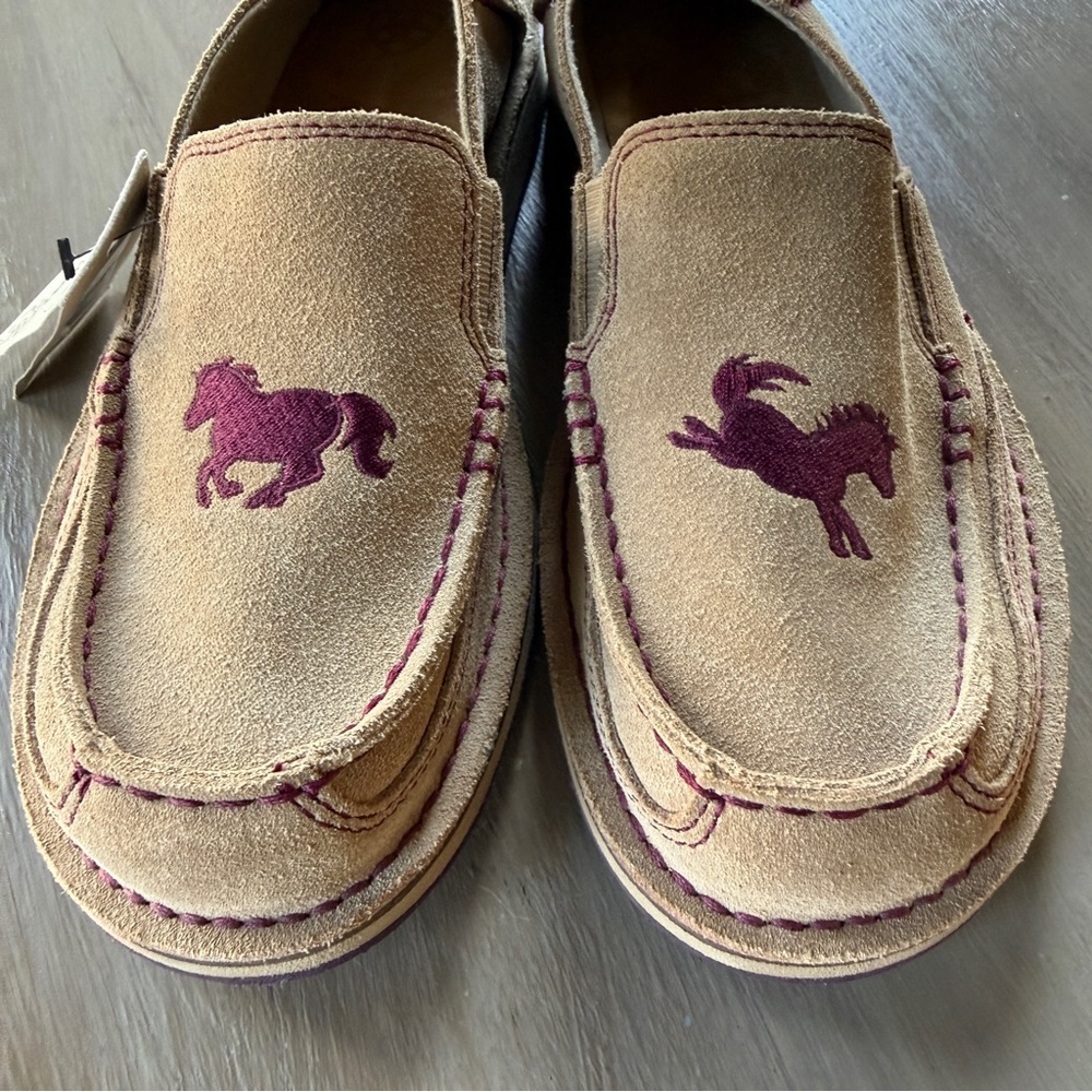 Ariat Tan Suede Cruiser Horse Embroidered Moccasins 8.5 Coastal Cowgirl Western - Picture 7 of 13